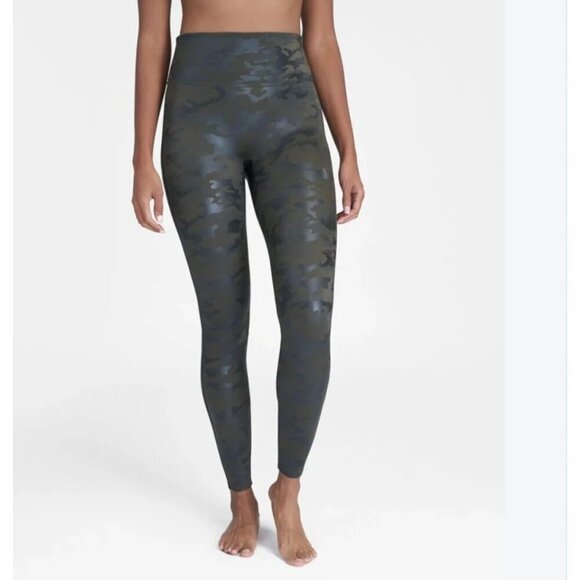 Spanx Camo High-Waisted Faux Leggings  Size Large Womens - Picture 1 of 10